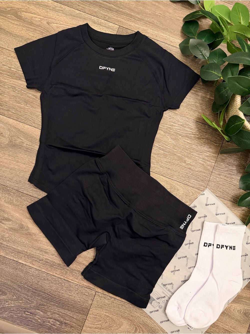 Dfyne black set size S